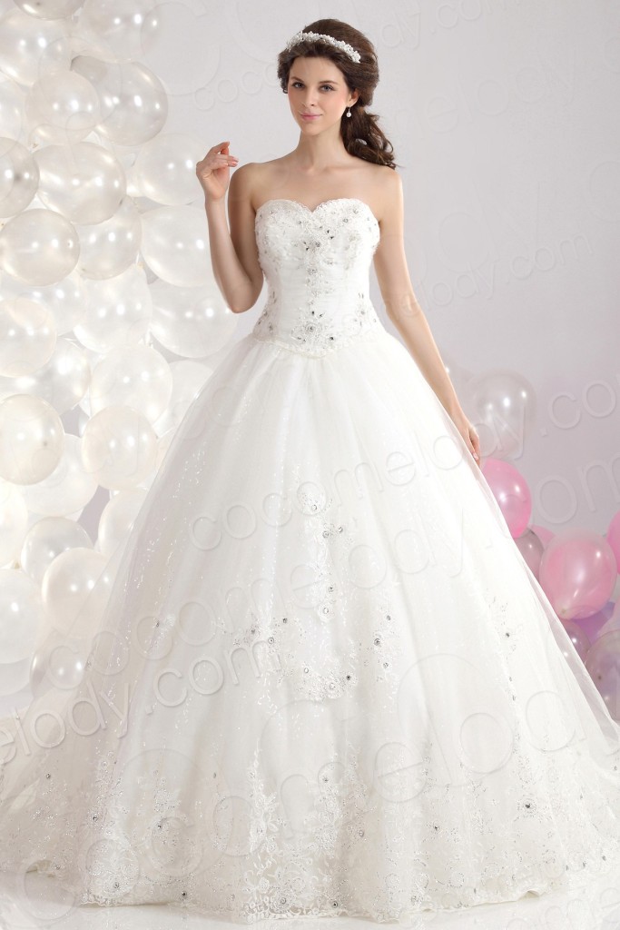 Fantastic A-Line Sweetheart Chapel Train Tulle Wedding Dress