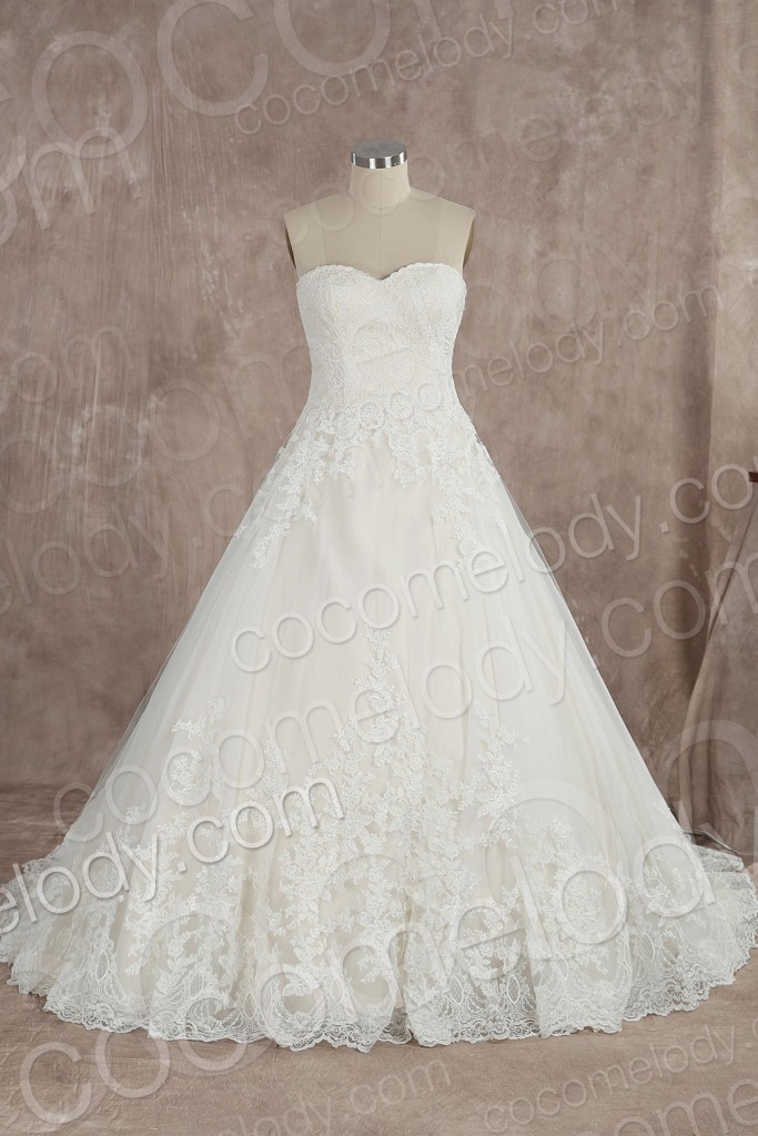 Charming A-Line Sweetheart Natural Train Lace Ivory Sleeveless Wedding Dress with Appliques