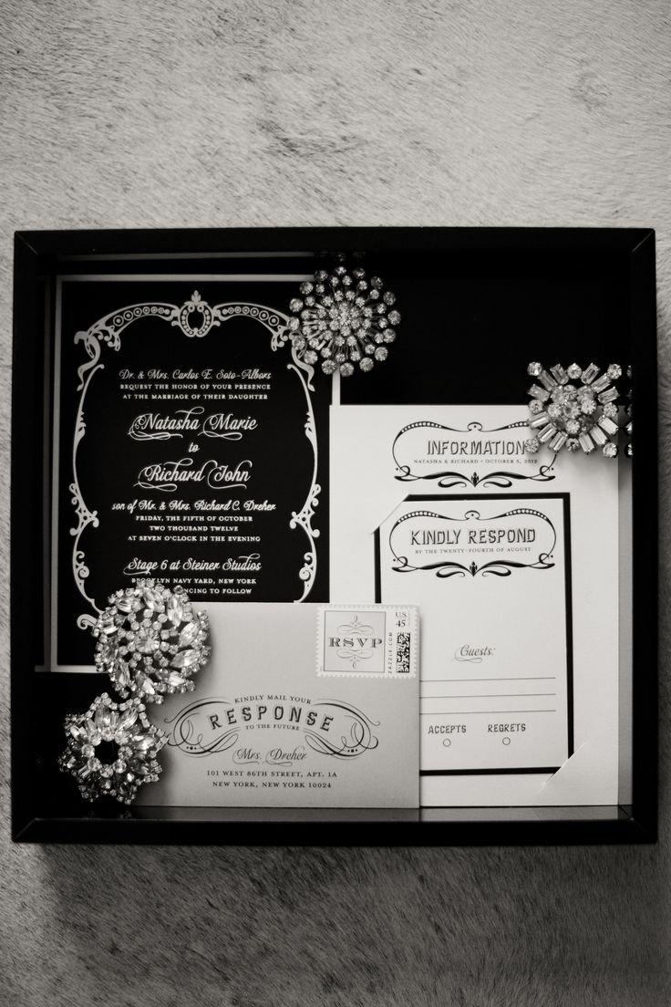 Glamorous #vintage style wedding invitations for a Great Gatsby theme.