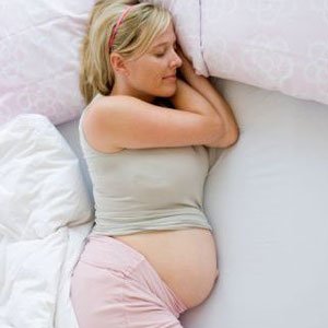 sleeping-while-pregnant