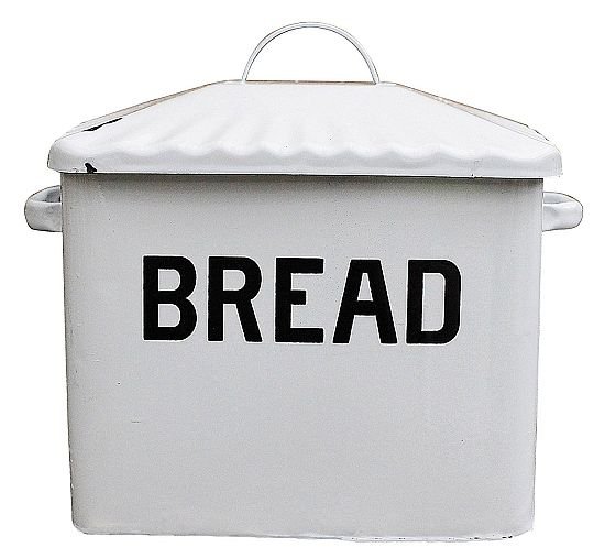 For those who adore rustic bread boxes, this is the best pick for some old school fresh feeling.