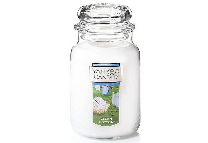 CleanCotton is definitely the best Yankee candle for home use with its smell of soft tidyness!