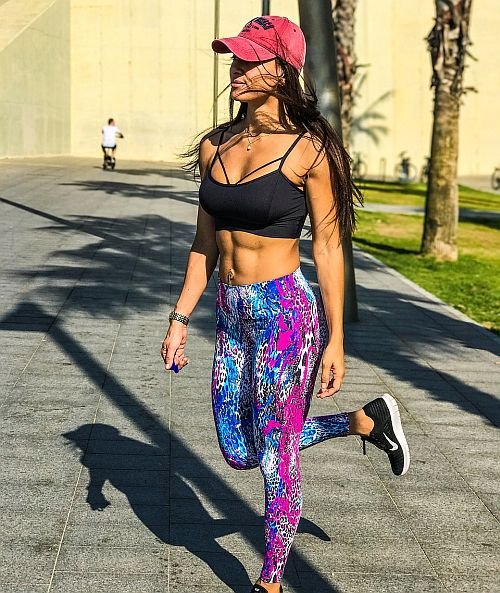 Dimples out! 4 yoga pants to hide cellulite &amp; feel better