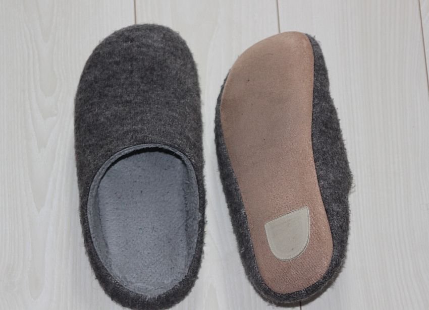 Soft fabric outsoles are NOT the best for tackling hardwood floors with your slippers.