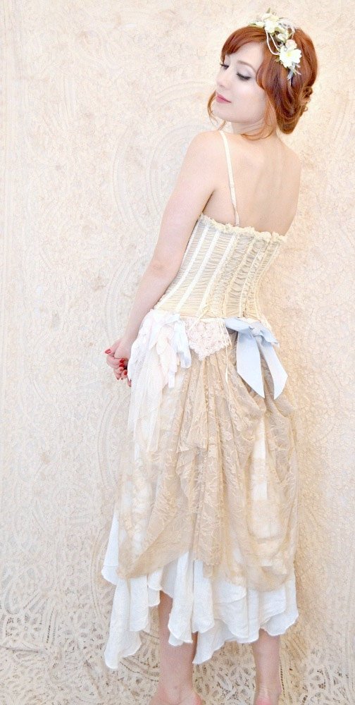 The Bustle: A Very Practical Thing For Your Wedding Dress