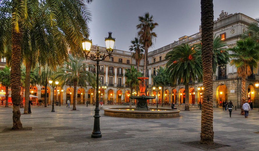 Shadow of the Wind Placa Reial